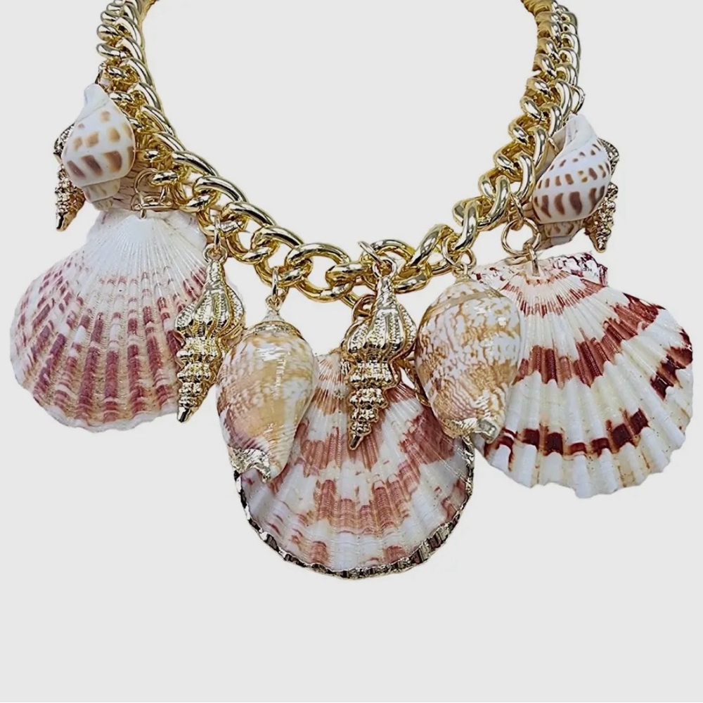 NWT - Shell Charm Necklace - Picture 3 of 3